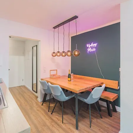 Unique - 3zkb - Netflix/boxpringbett - Messe Apartament
